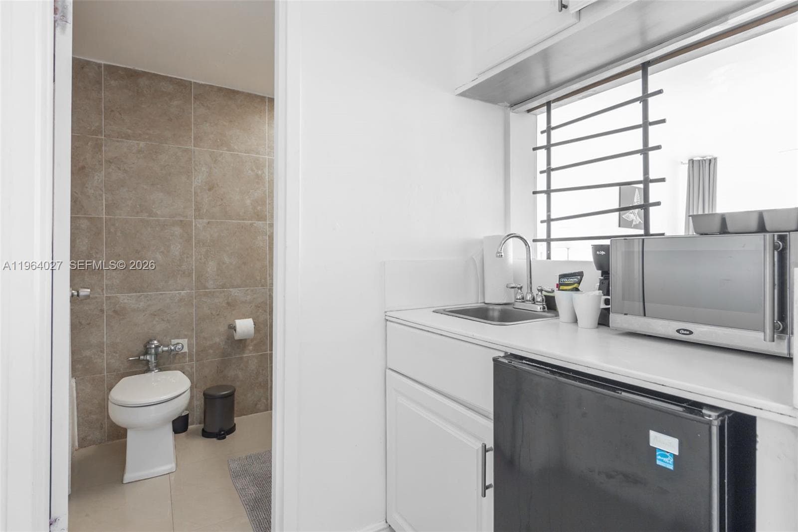 5445 Collins Ave # 1623, Miami Beach FL 33140 — 7