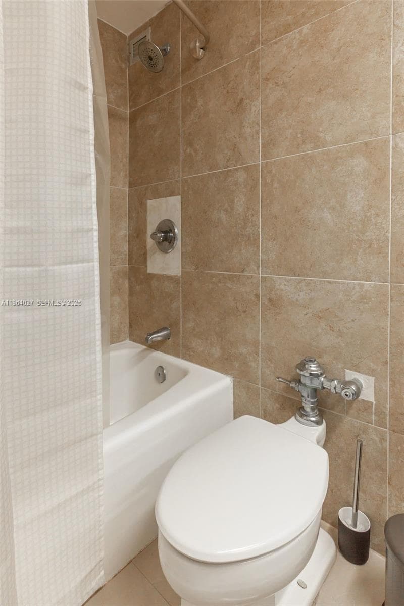 5445 Collins Ave # 1623, Miami Beach FL 33140 — 14