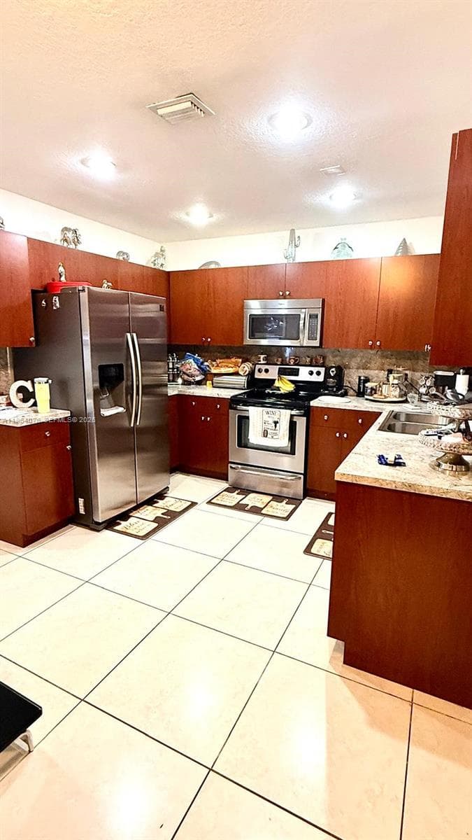 2800 NW 173rd Ter, Miami Gardens FL 33056 — 7