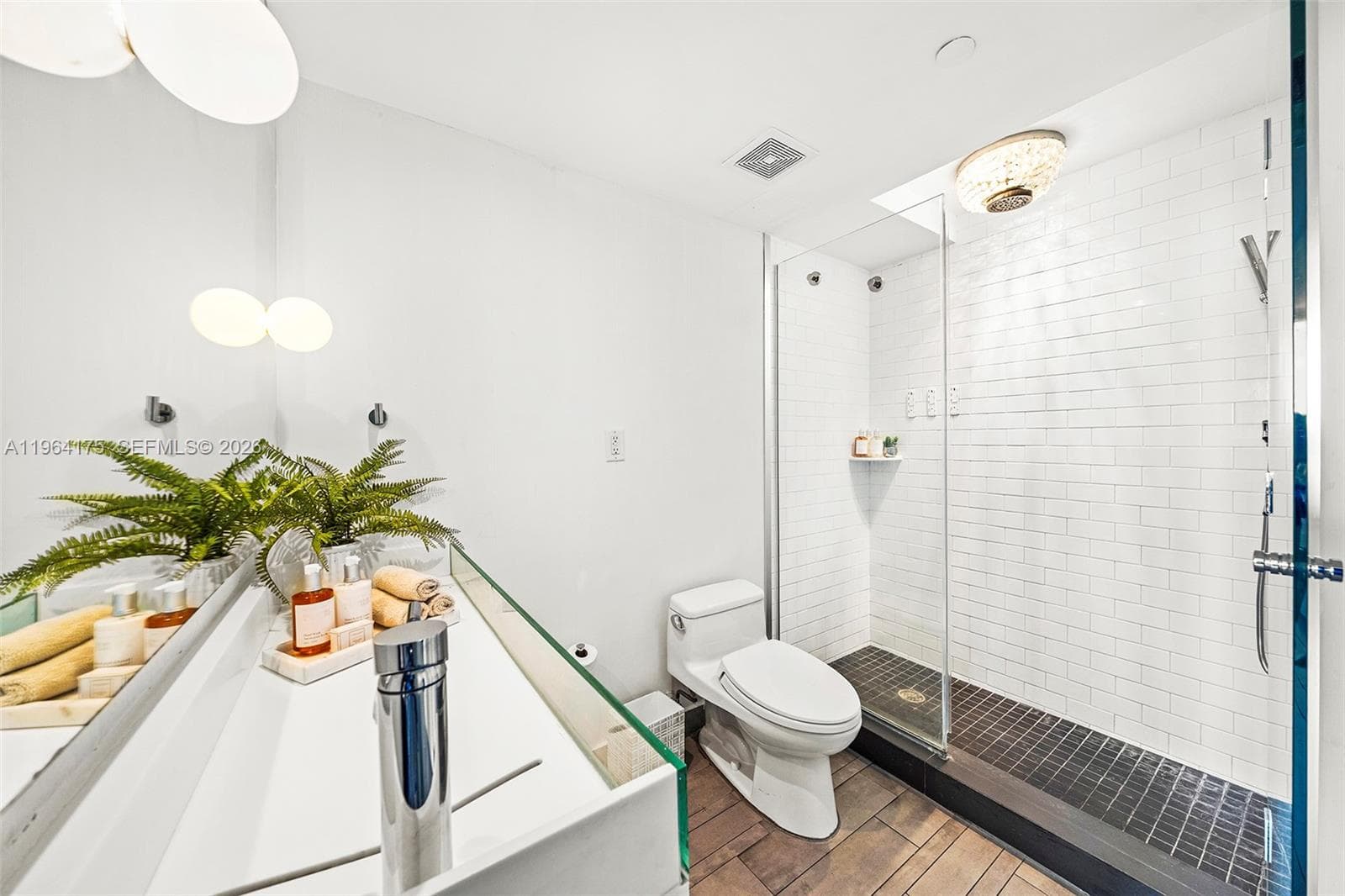 1100 West Ave # 1123, Miami Beach FL 33139 — 26