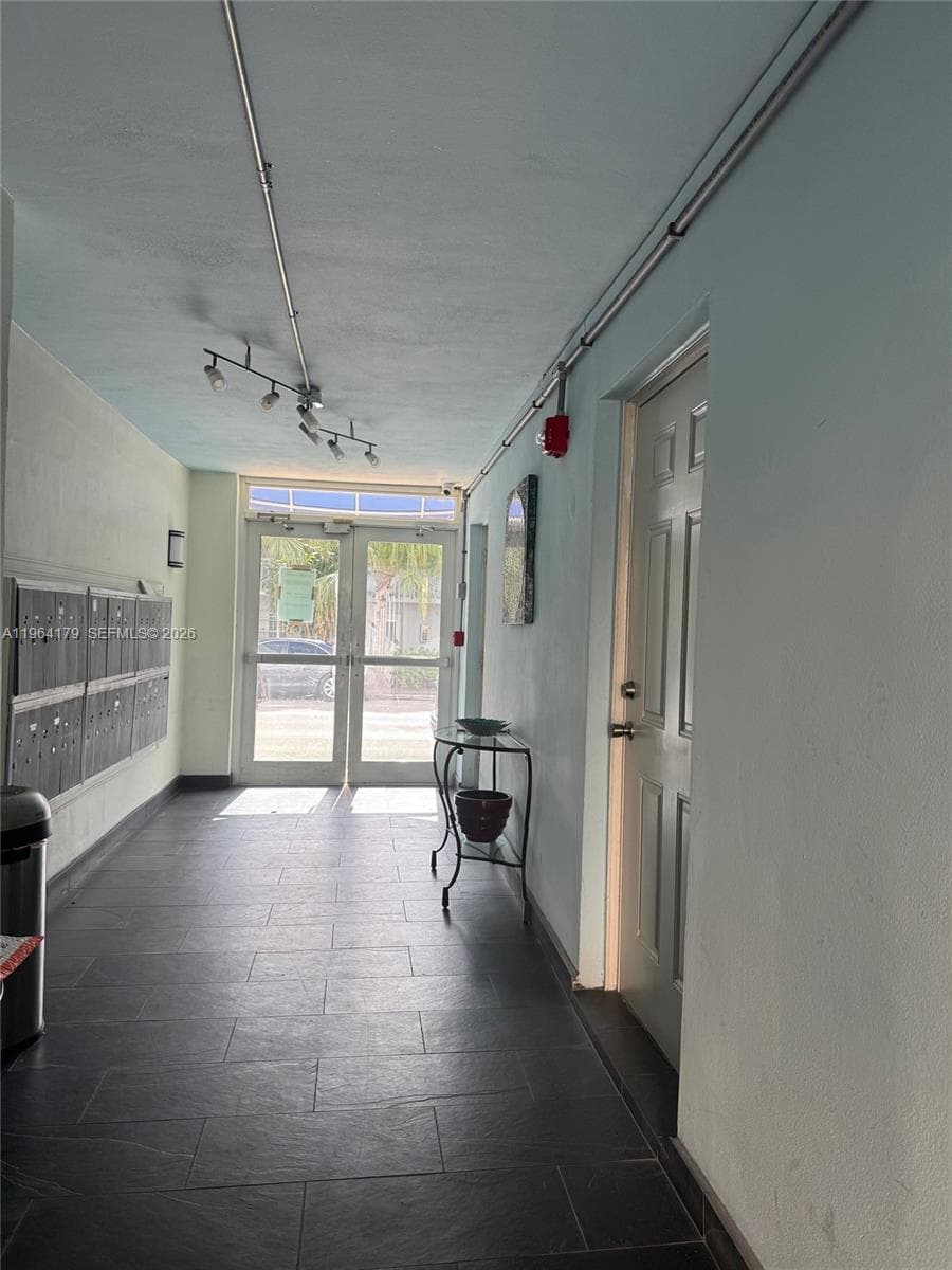 801 Meridian Ave # 3B, Miami Beach FL 33139 — 7