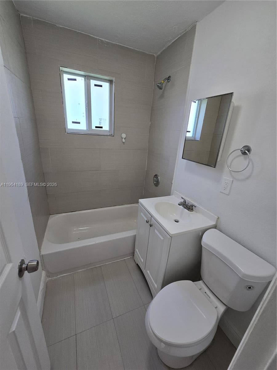 535 NW 7th St # 9, Miami FL 33136 — 19