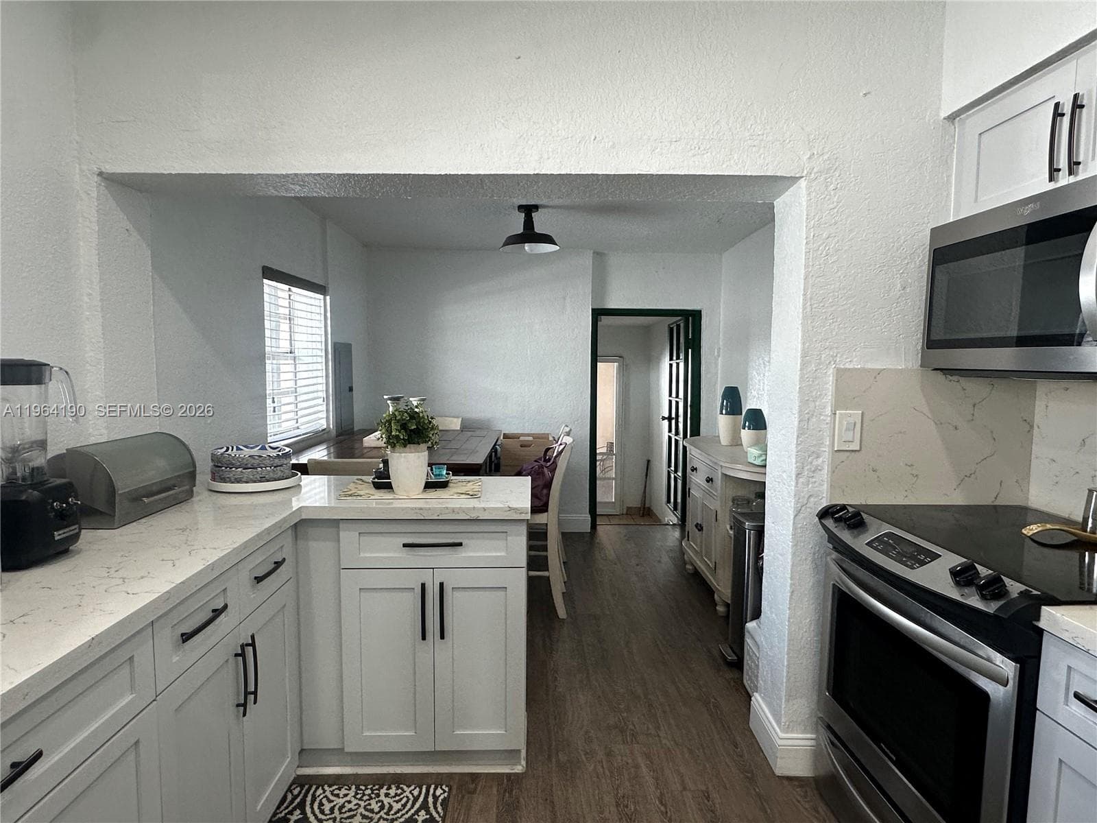 991 E 47th St, Hialeah FL 33013 — 32