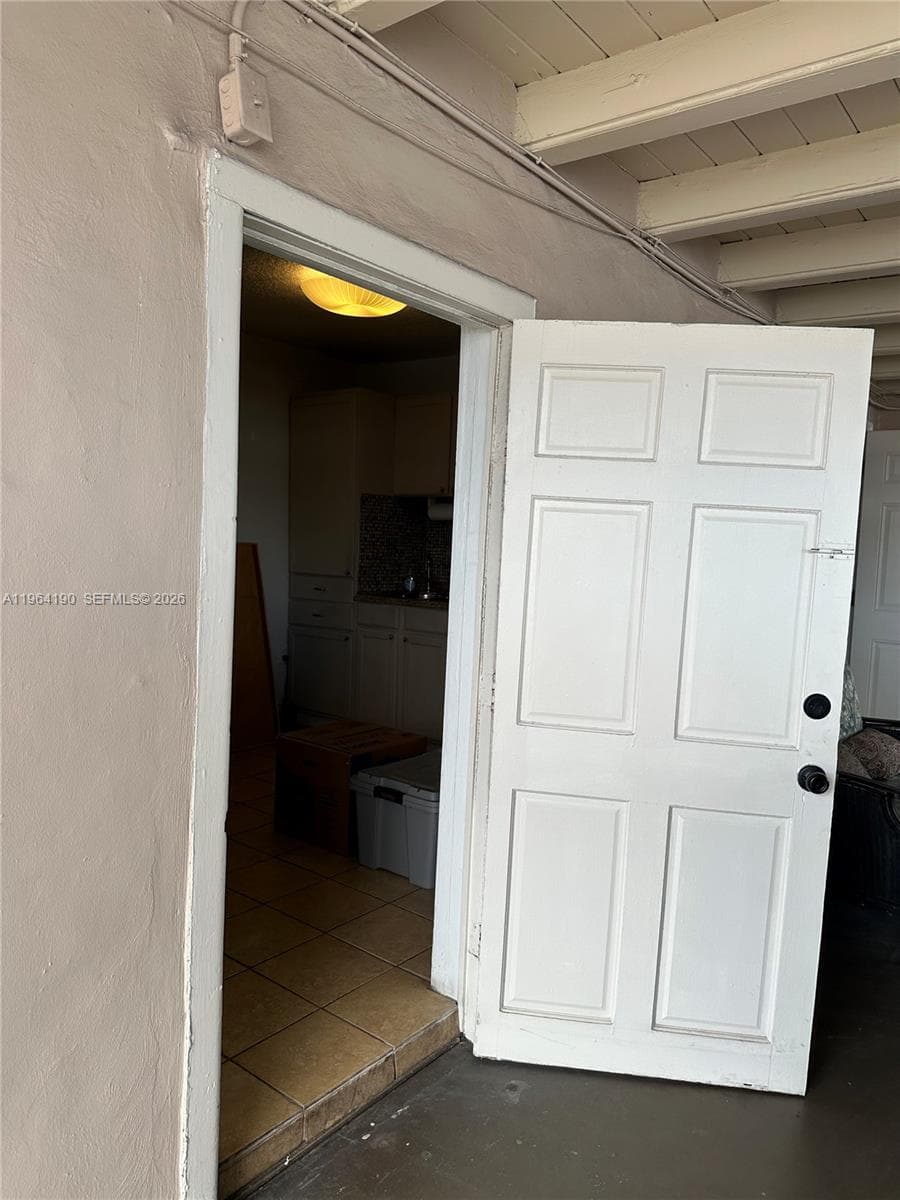991 E 47th St, Hialeah FL 33013 — 51