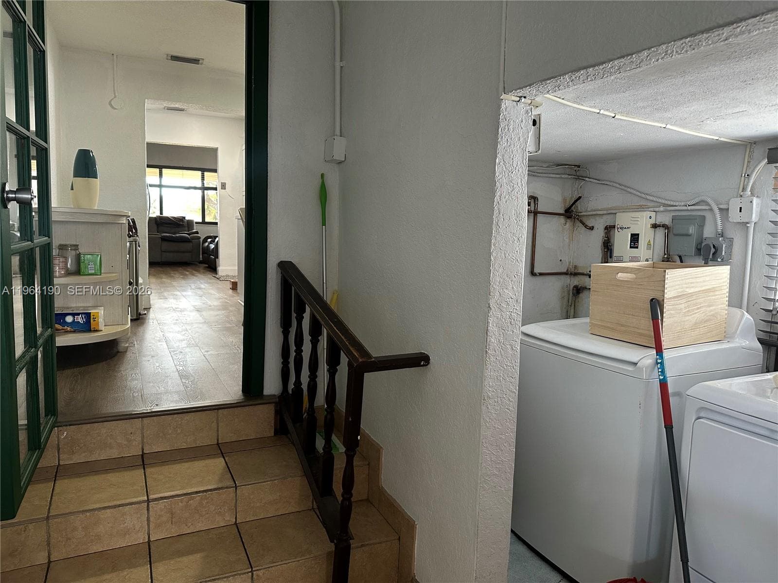 991 E 47th St, Hialeah FL 33013 — 40