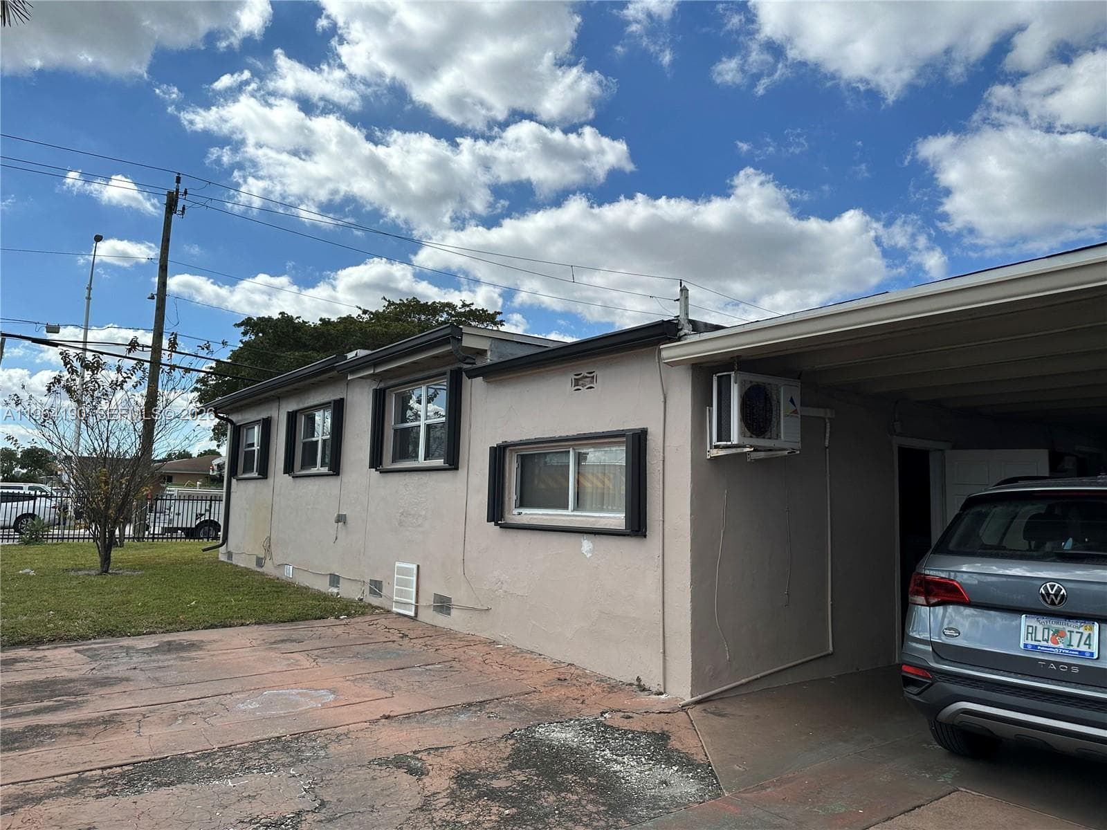 991 E 47th St, Hialeah FL 33013 — 8