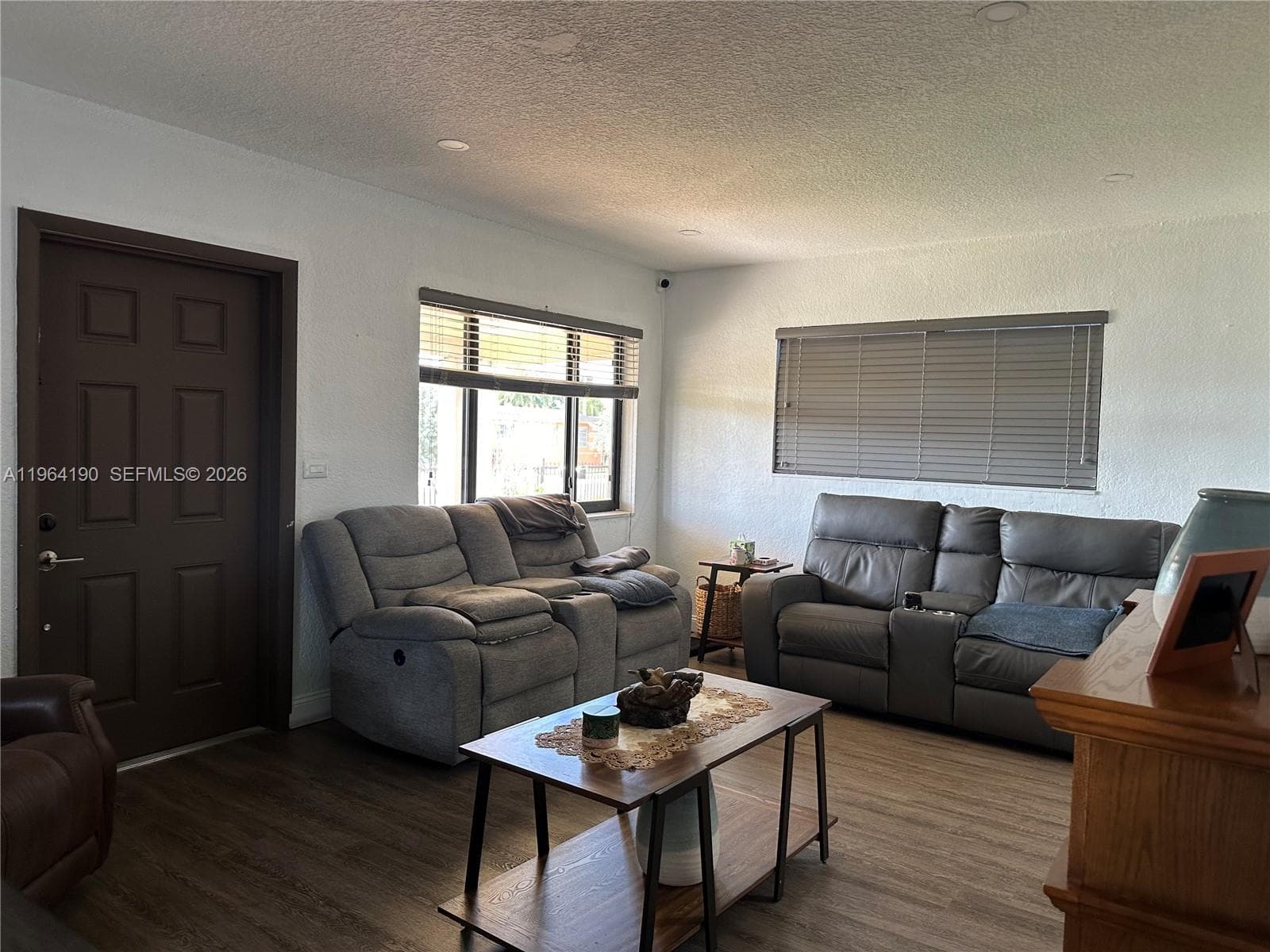 991 E 47th St, Hialeah FL 33013 — 25