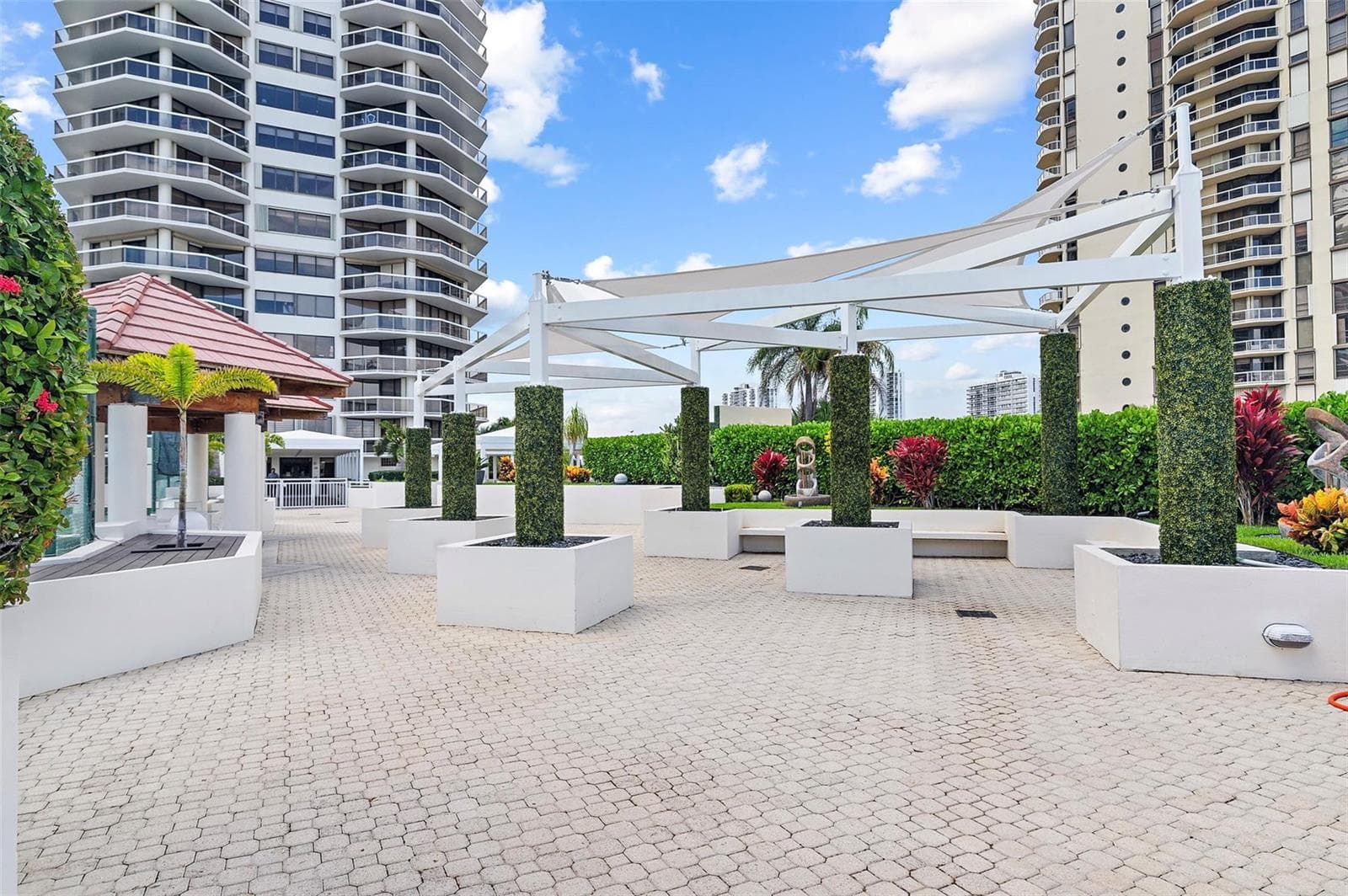 20185 E Country Club Drive # 901, Aventura FL 33180 — 52