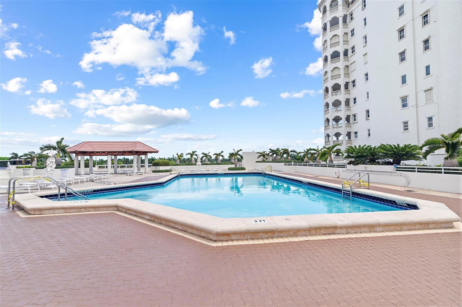 20185 E Country Club Drive # 901, Aventura FL 33180 — 53