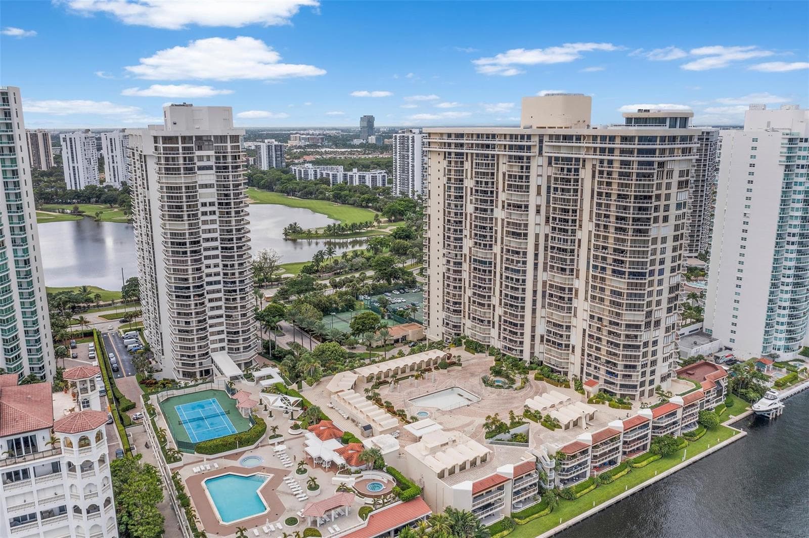 20185 E Country Club Drive # 901, Aventura FL 33180 — 69