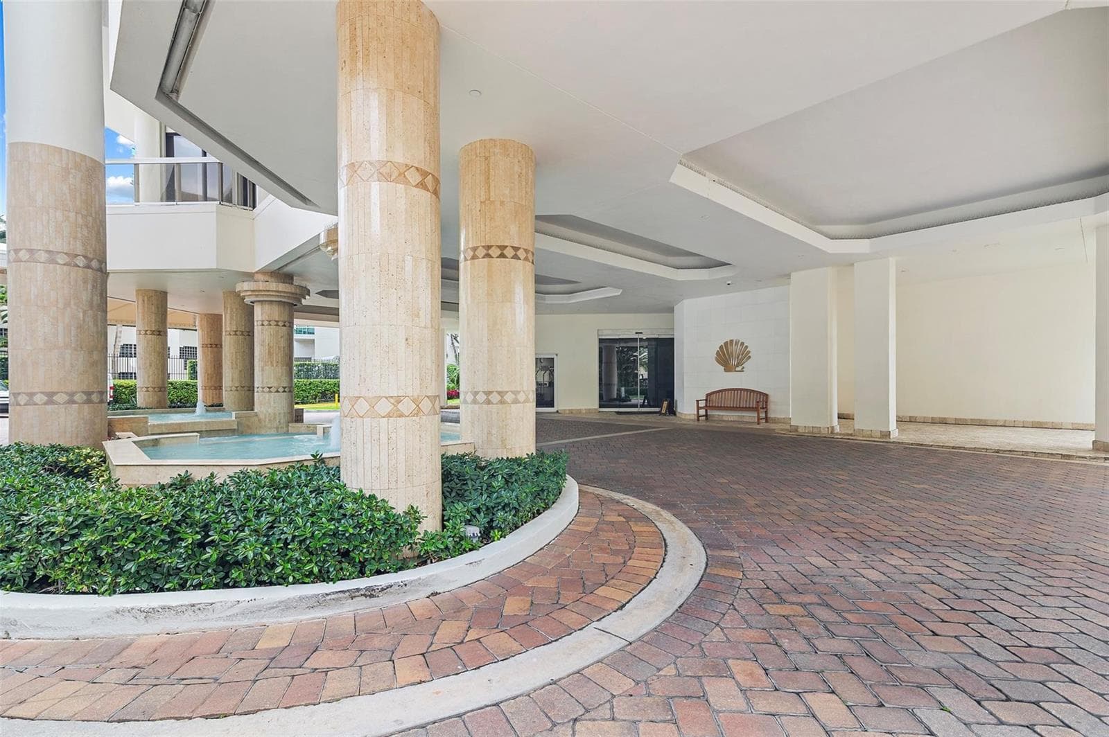 20185 E Country Club Drive # 901, Aventura FL 33180 — 50