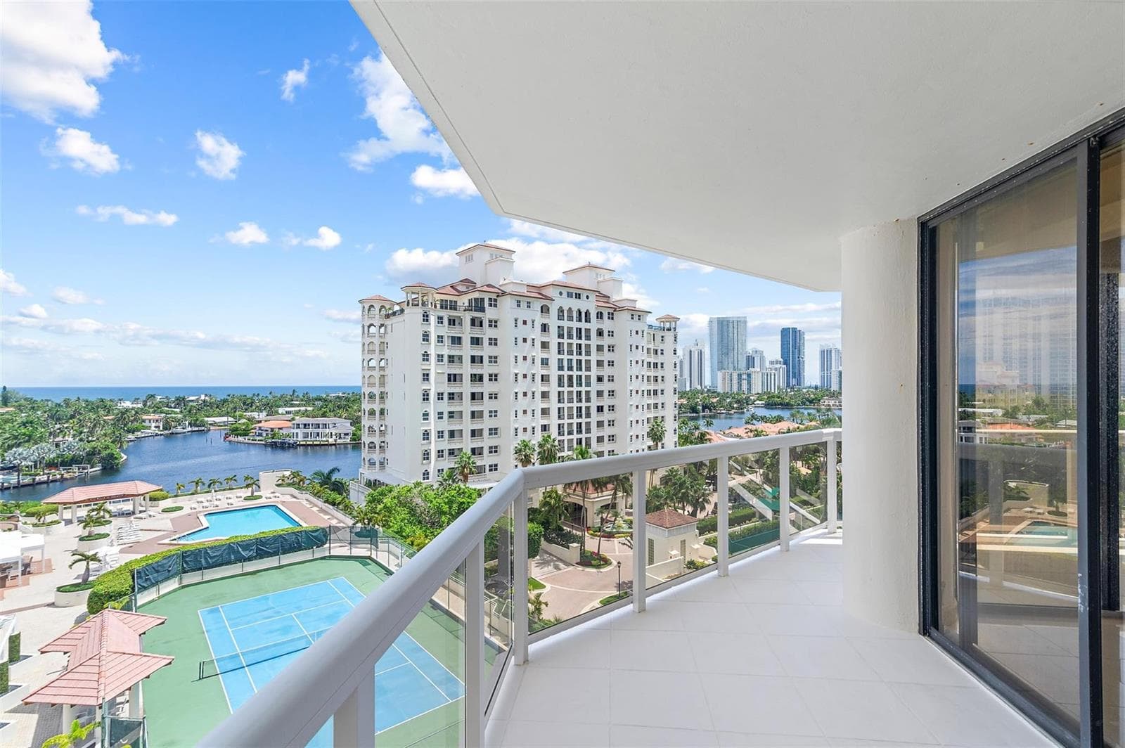 20185 E Country Club Drive # 901, Aventura FL 33180 — 40