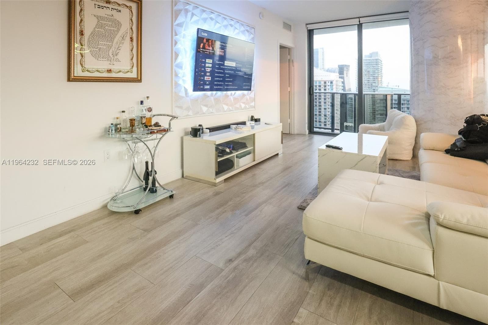 55 SW 9th St # 3906, Miami FL 33130 — 25