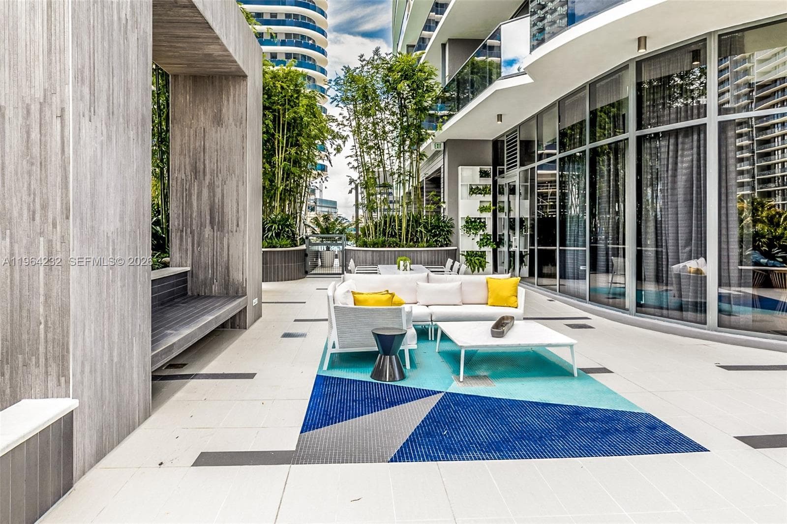 55 SW 9th St # 3906, Miami FL 33130 — 34