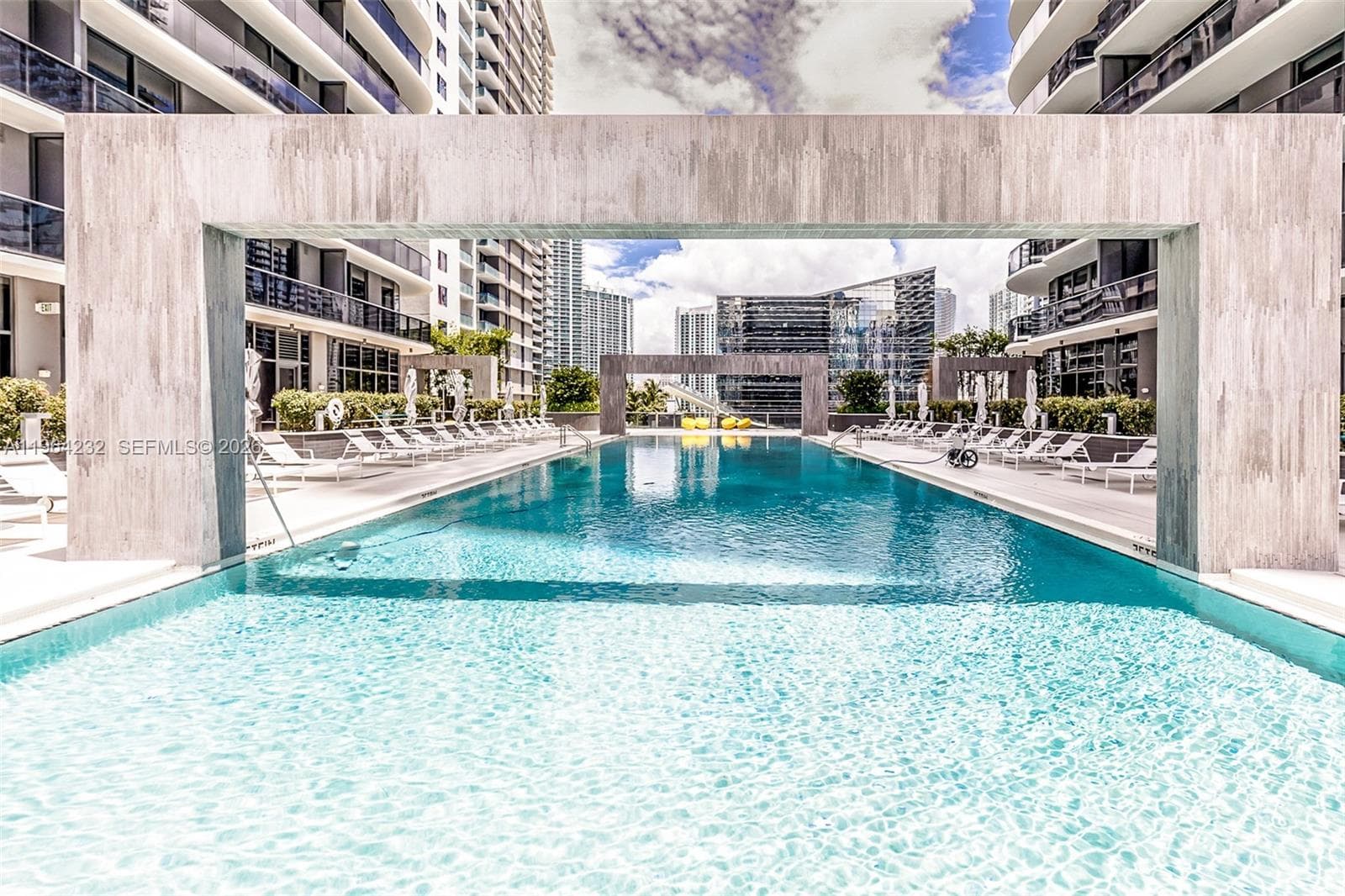 55 SW 9th St # 3906, Miami FL 33130 — 32