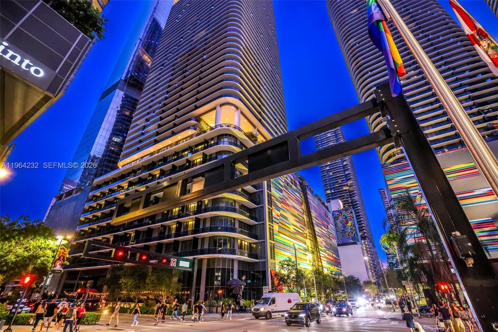 55 SW 9th St # 3906, Miami FL 33130 — 39