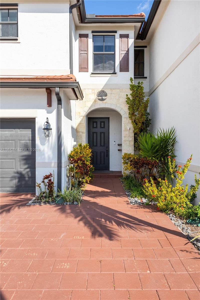 3419 W 105th Pl, Hialeah FL 33018 — 5