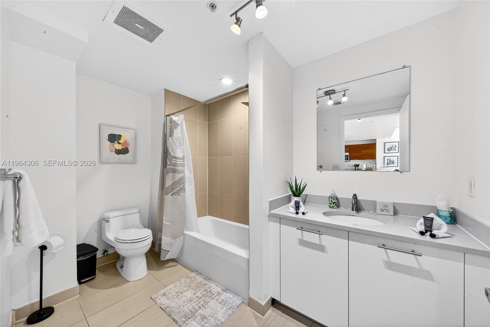 3250 NE 1st Ave # 502, Miami FL 33137 — 17