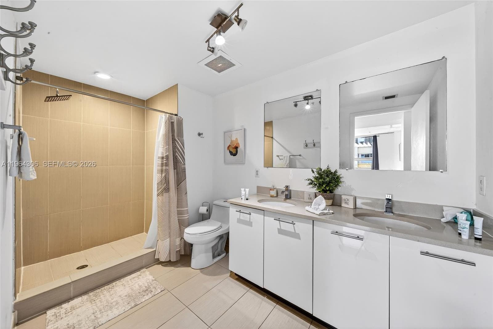 3250 NE 1st Ave # 502, Miami FL 33137 — 16