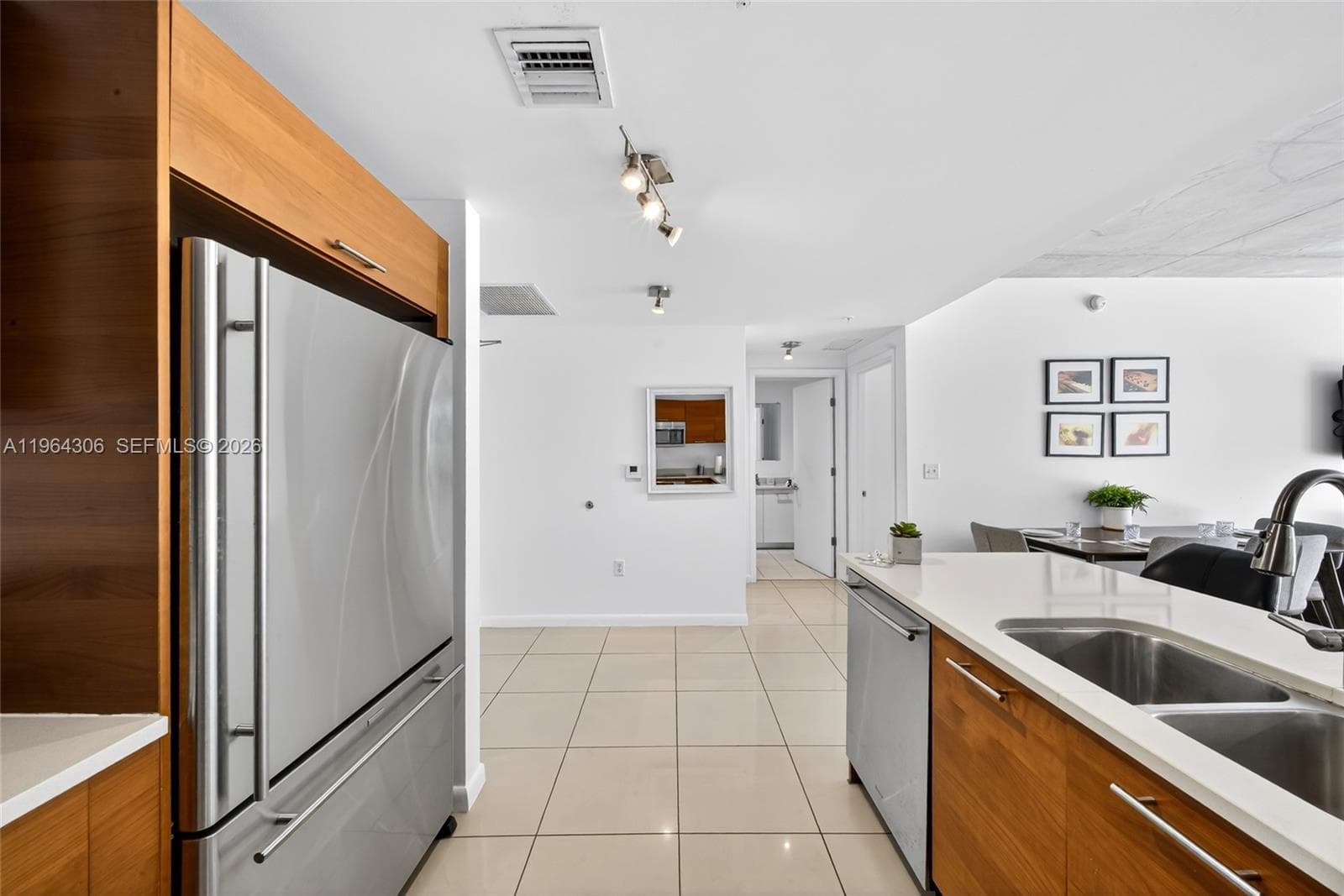 3250 NE 1st Ave # 502, Miami FL 33137 — 3