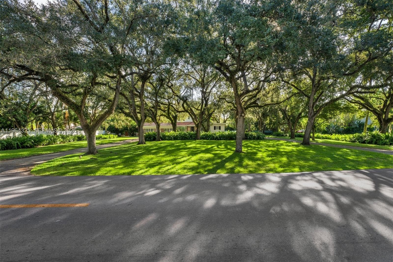 7301 Ponce De Leon Rd, Miami FL 33143 — 4