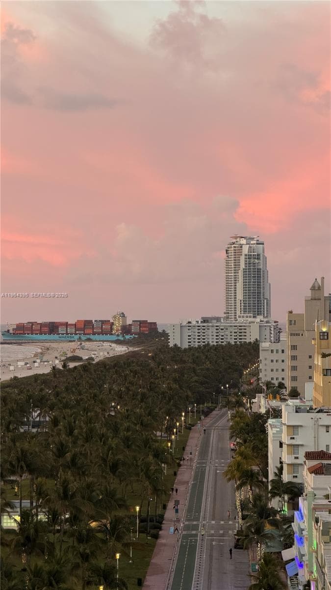 1500 Ocean Dr # 1210, Miami Beach FL 33139 — 36