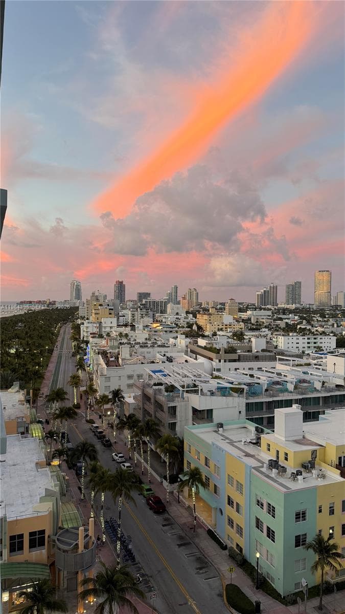 1500 Ocean Dr # 1210, Miami Beach FL 33139 — 37