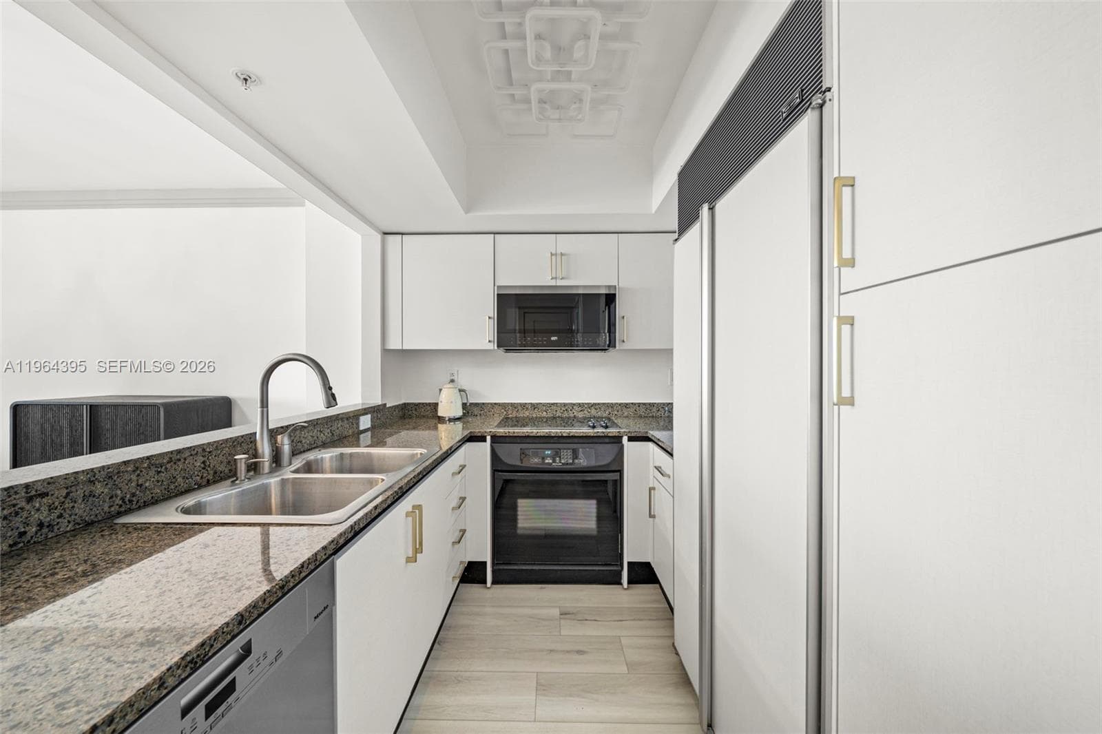 1500 Ocean Dr # 1210, Miami Beach FL 33139 — 11