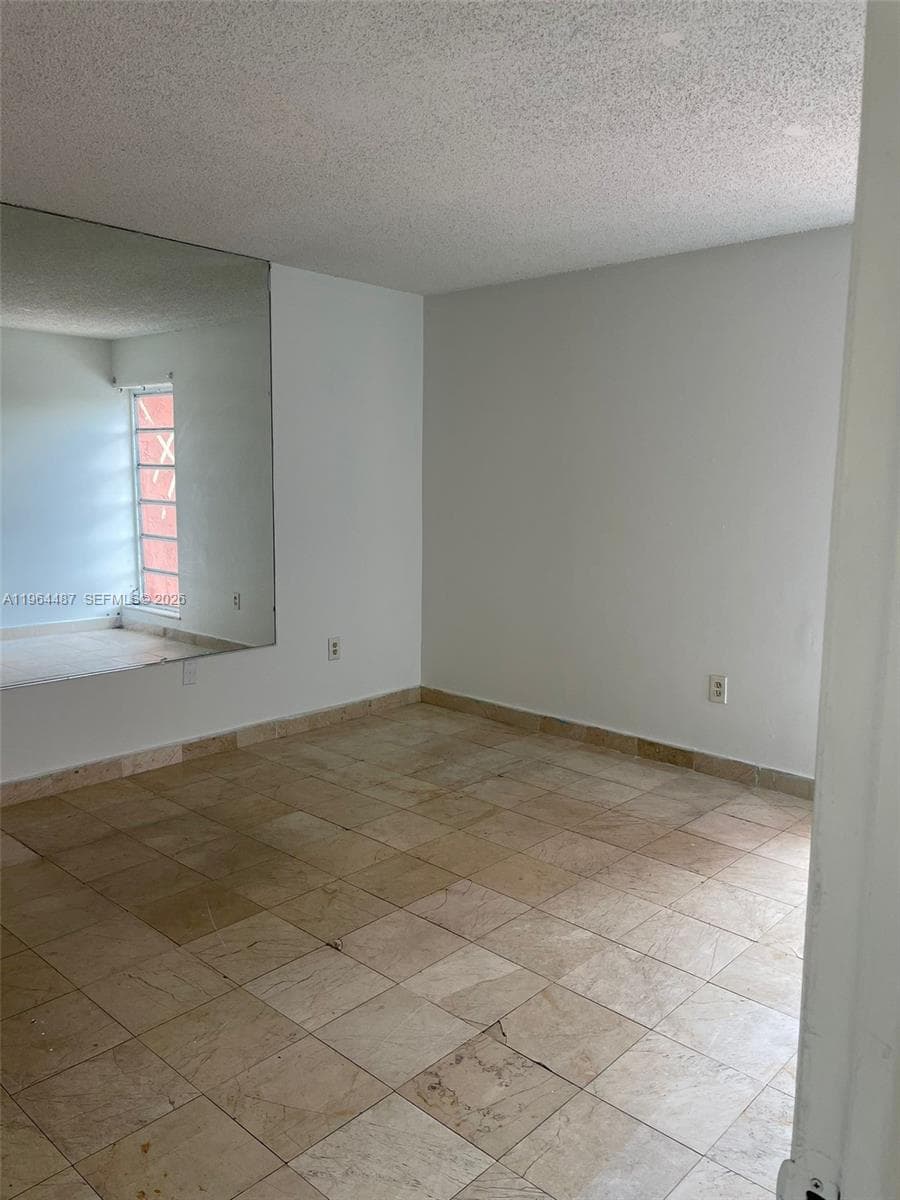 4721 NW 7th St # 12, Miami FL 33126 — 6