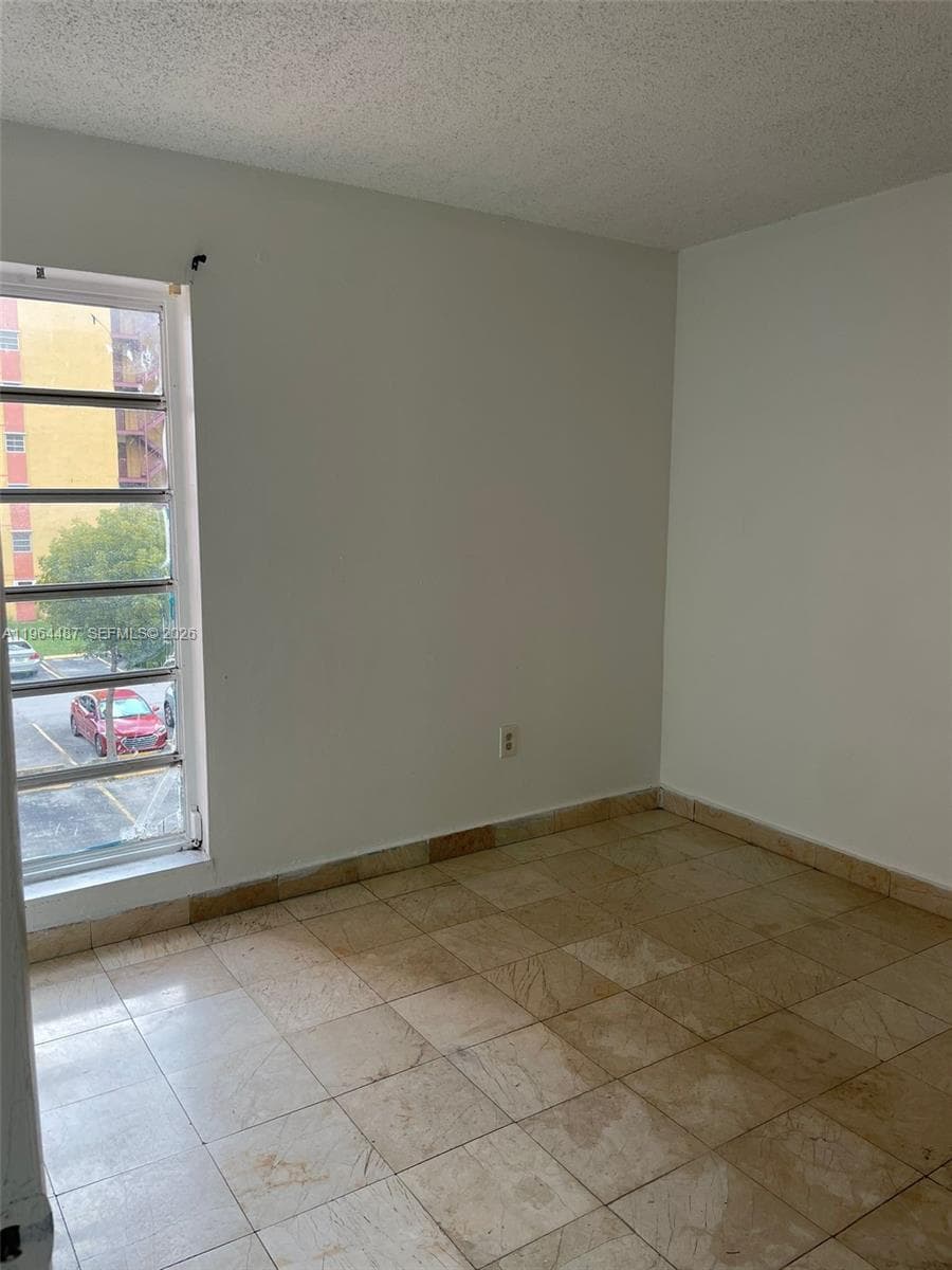 4721 NW 7th St # 12, Miami FL 33126 — 7