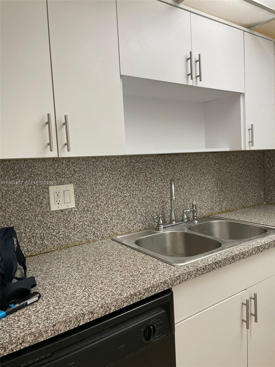 4721 NW 7th St # 12, Miami FL 33126 — 11