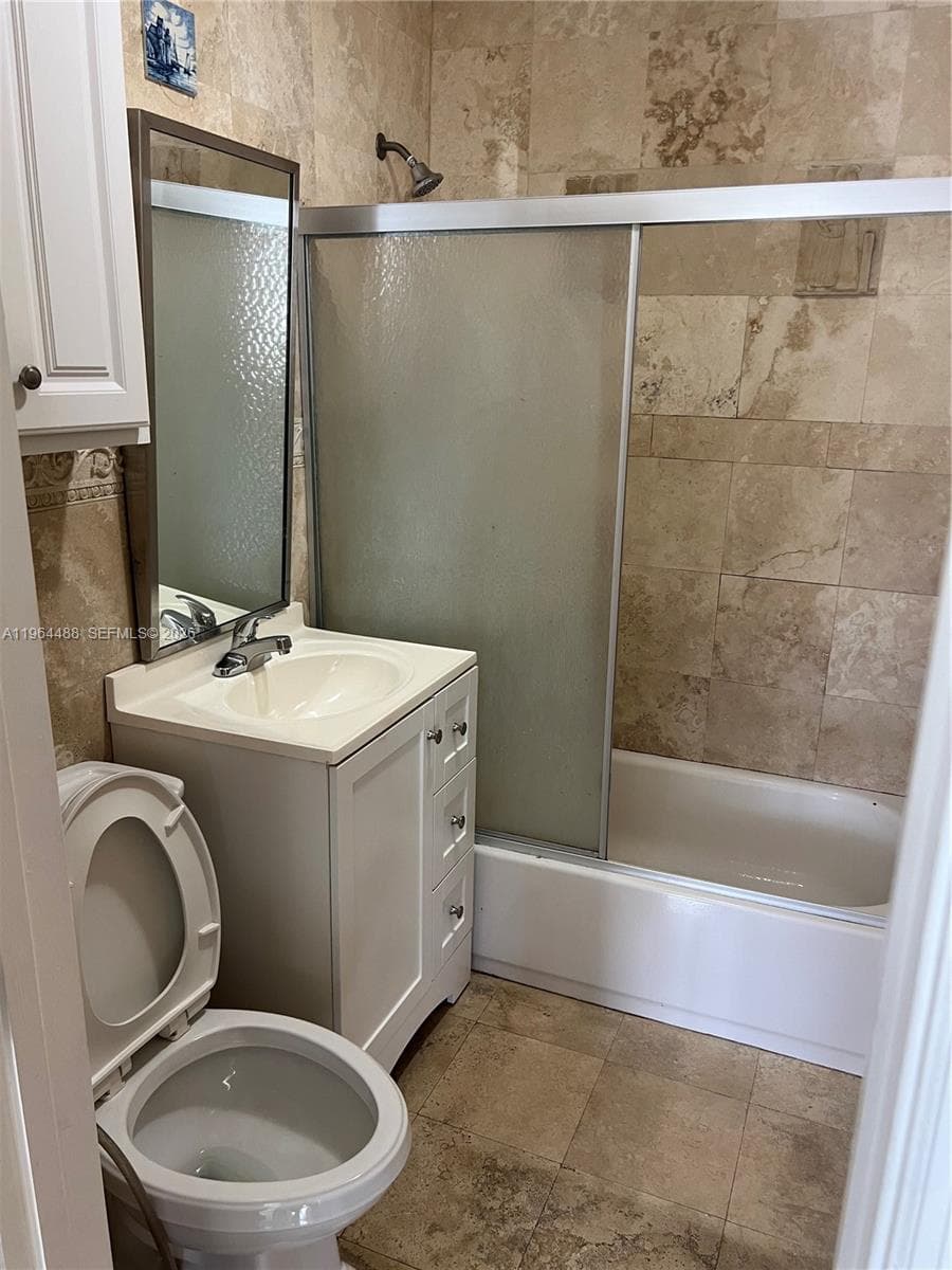6823 SW 25th St, Miami FL 33155 — 8
