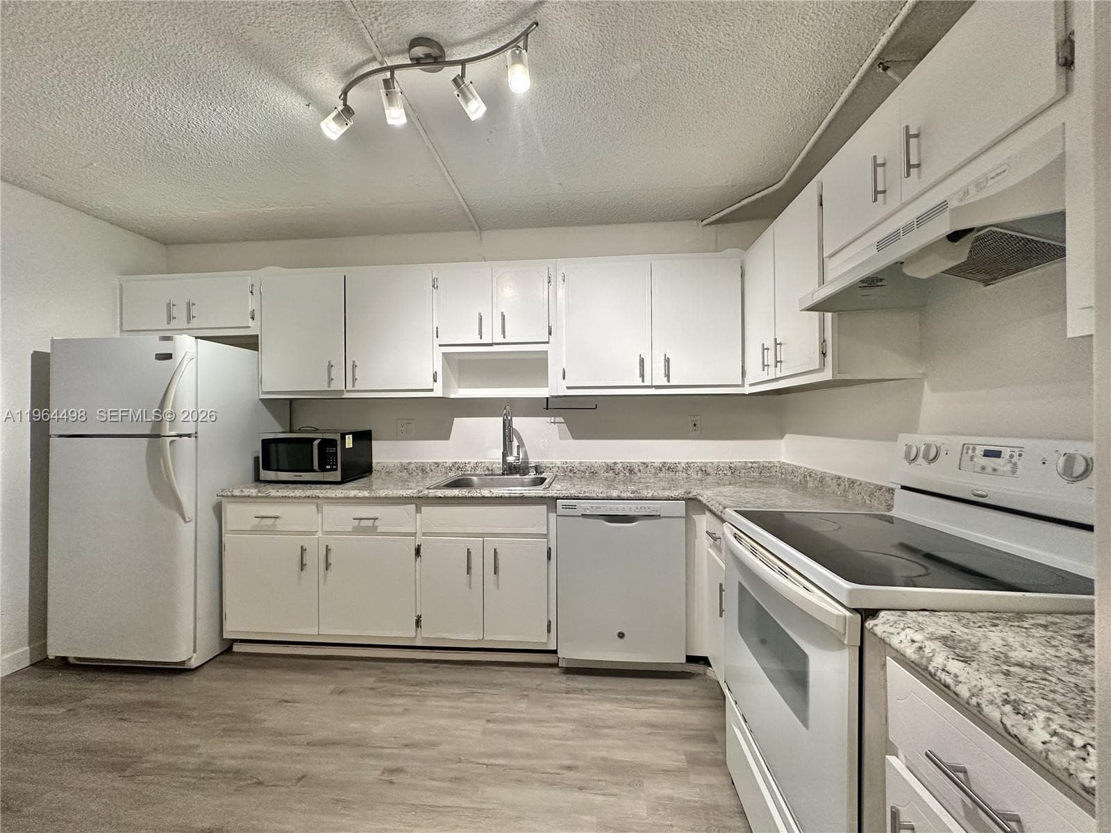 1470 NE 125th Ter # 210, North Miami FL 33161 — 2
