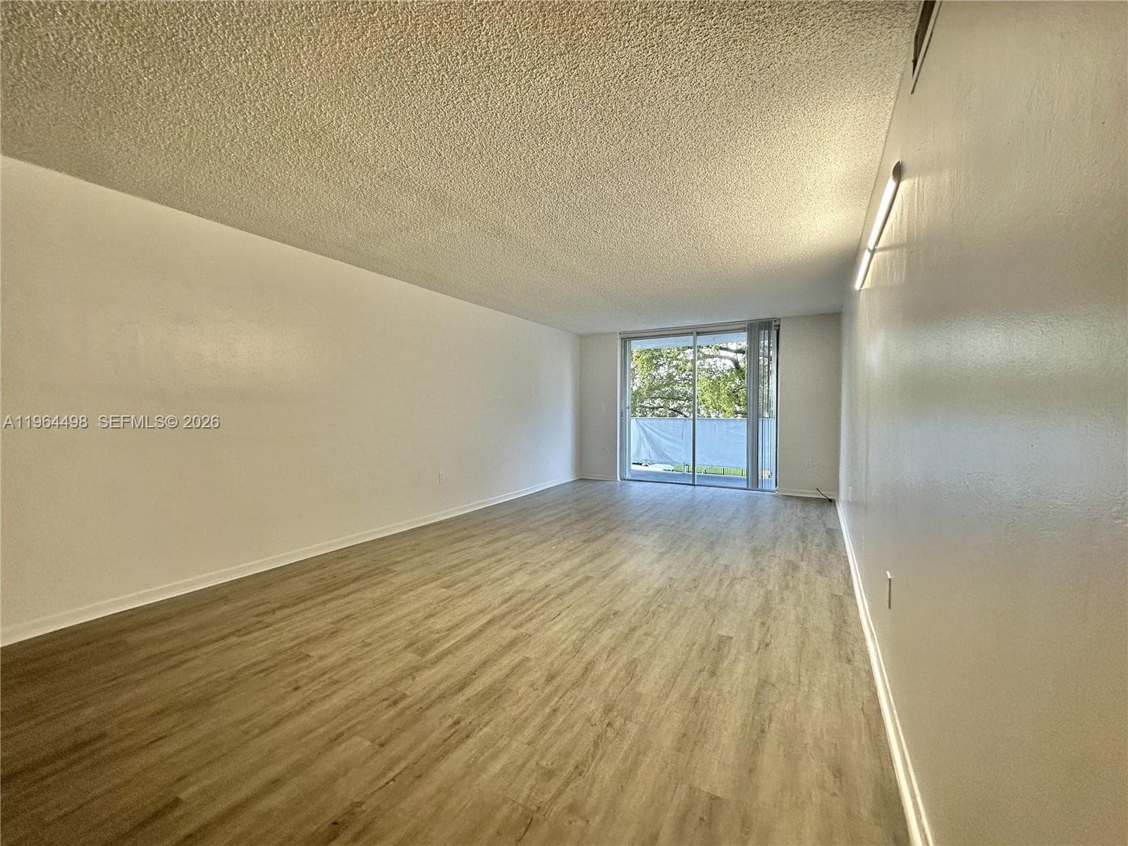 1470 NE 125th Ter # 210, North Miami FL 33161 — 5