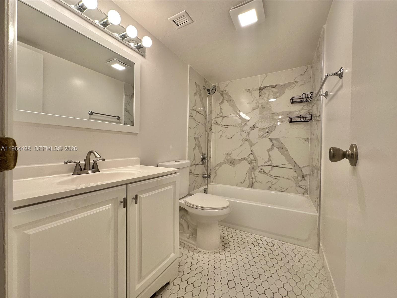 1470 NE 125th Ter # 210, North Miami FL 33161 — 18