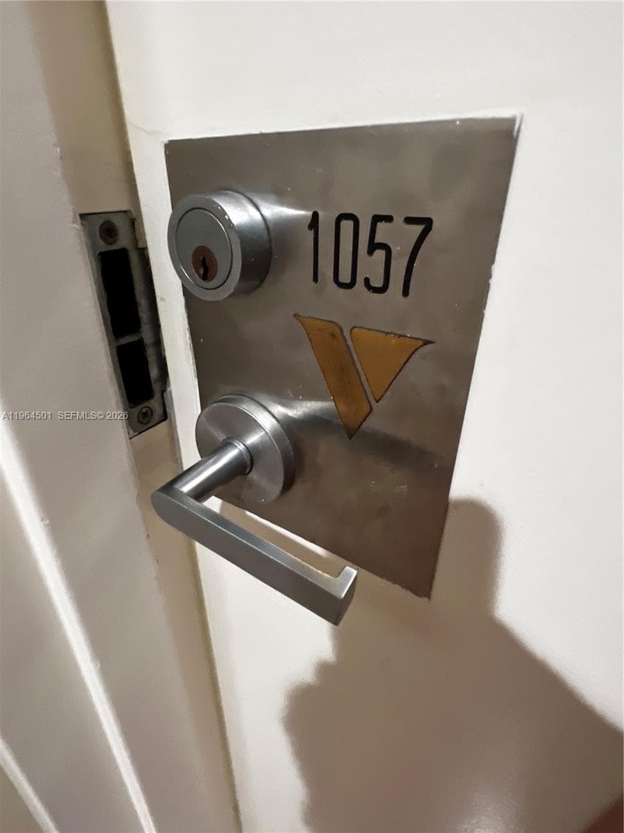 1717 N Bayshore Dr # 1057, Miami FL 33132 — 20