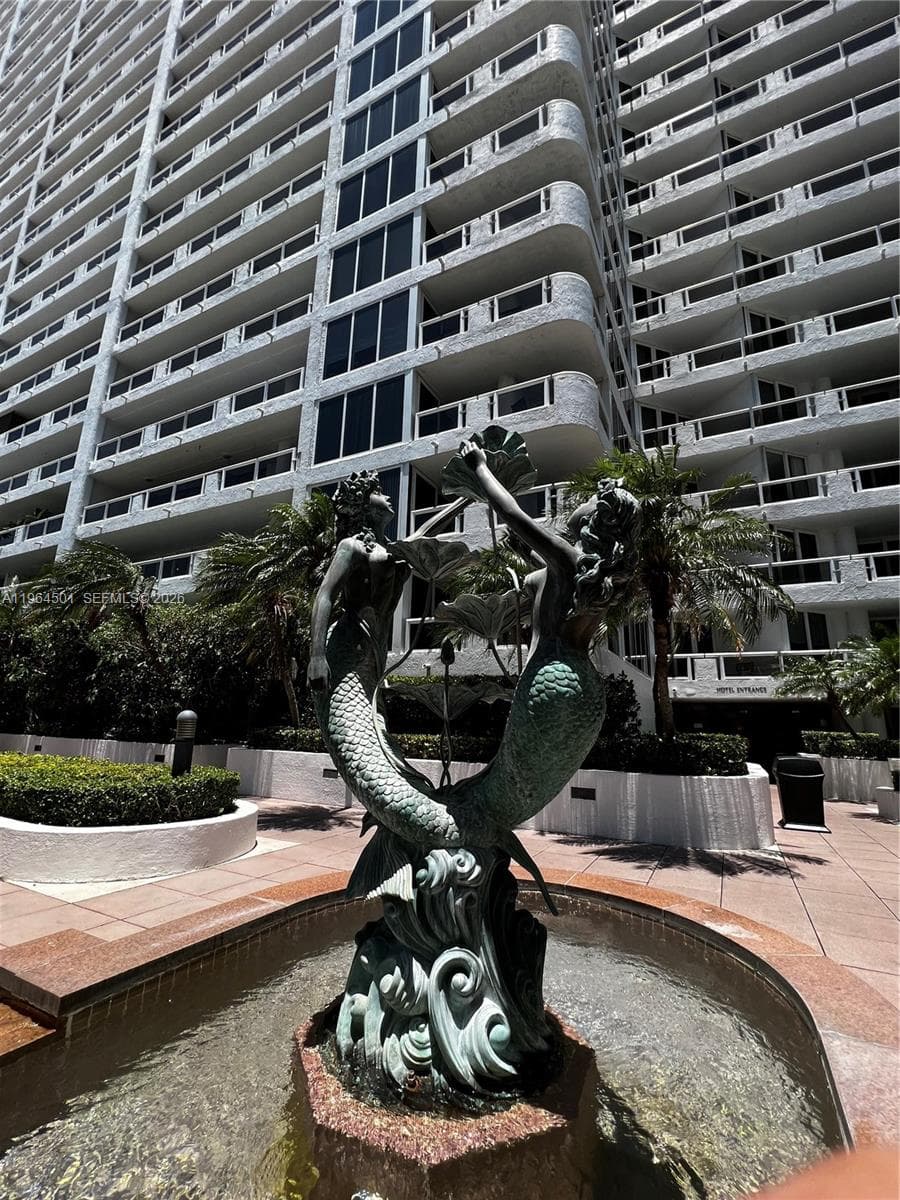 1717 N Bayshore Dr # 1057, Miami FL 33132 — 30