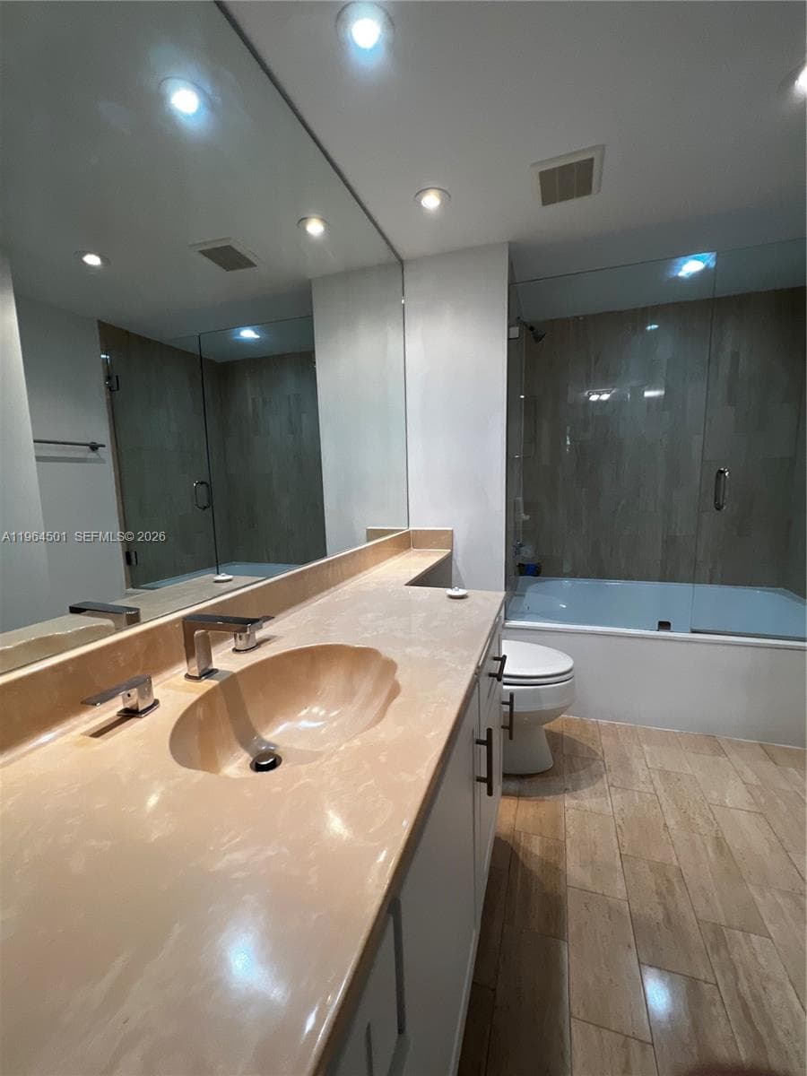 1717 N Bayshore Dr # 1057, Miami FL 33132 — 29
