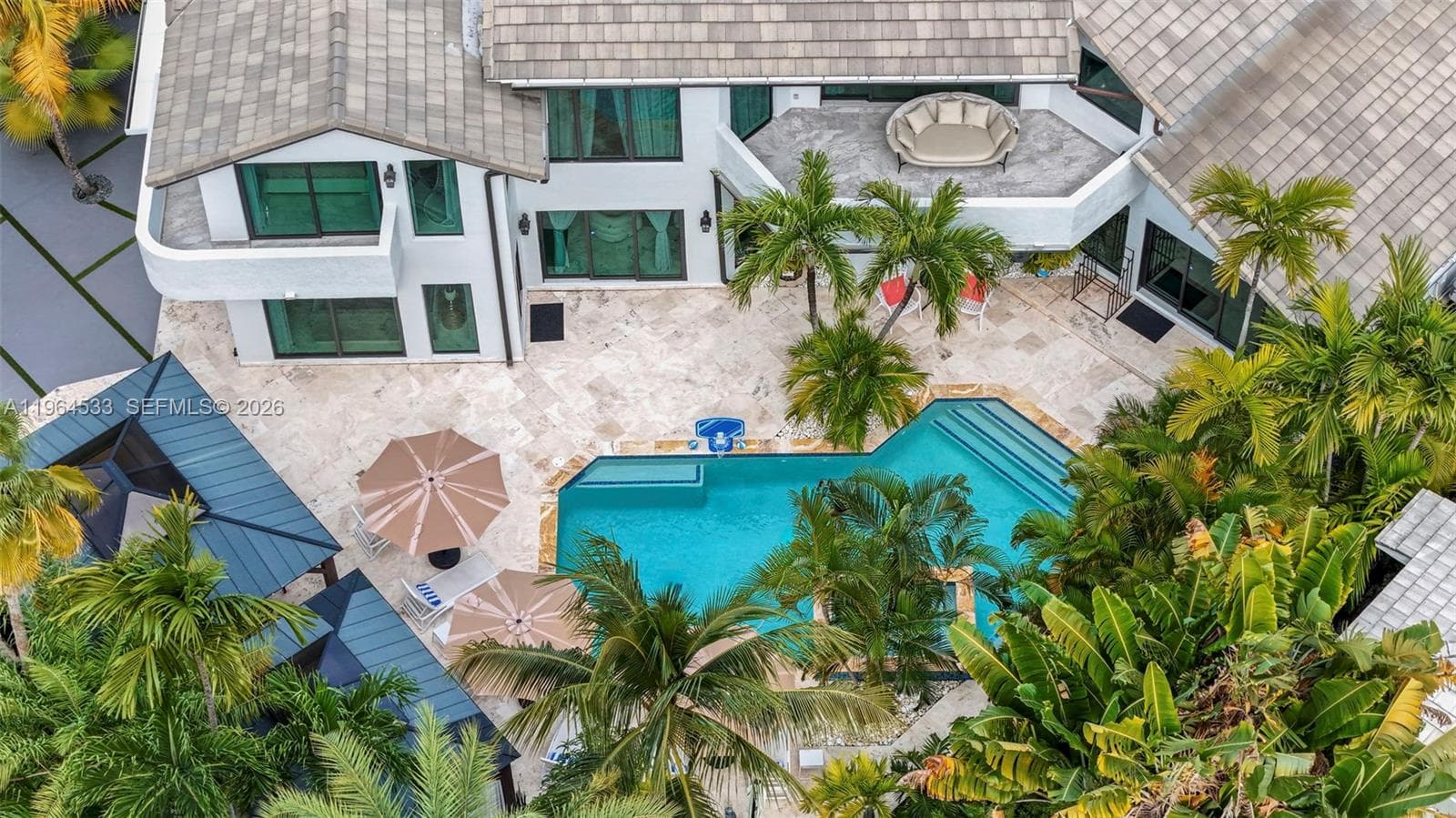 6180 Pine Tree Dr, Miami Beach FL 33140 — 62