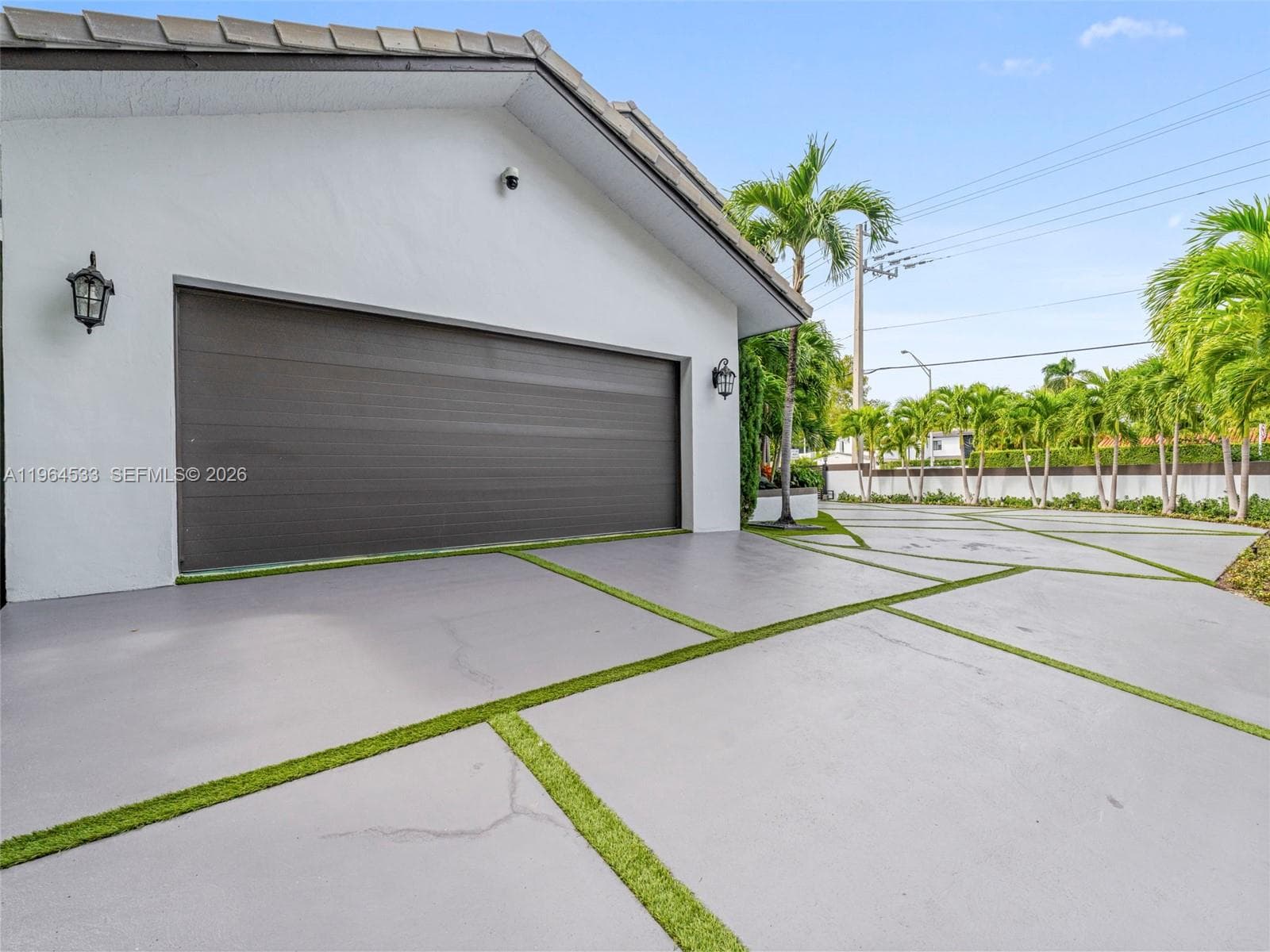 6180 Pine Tree Dr, Miami Beach FL 33140 — 6