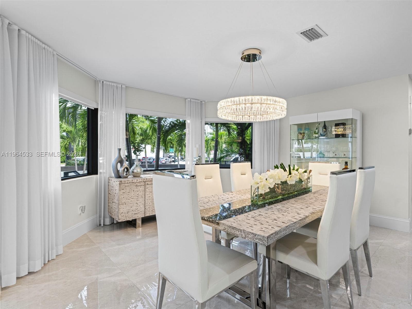 6180 Pine Tree Dr, Miami Beach FL 33140 — 17