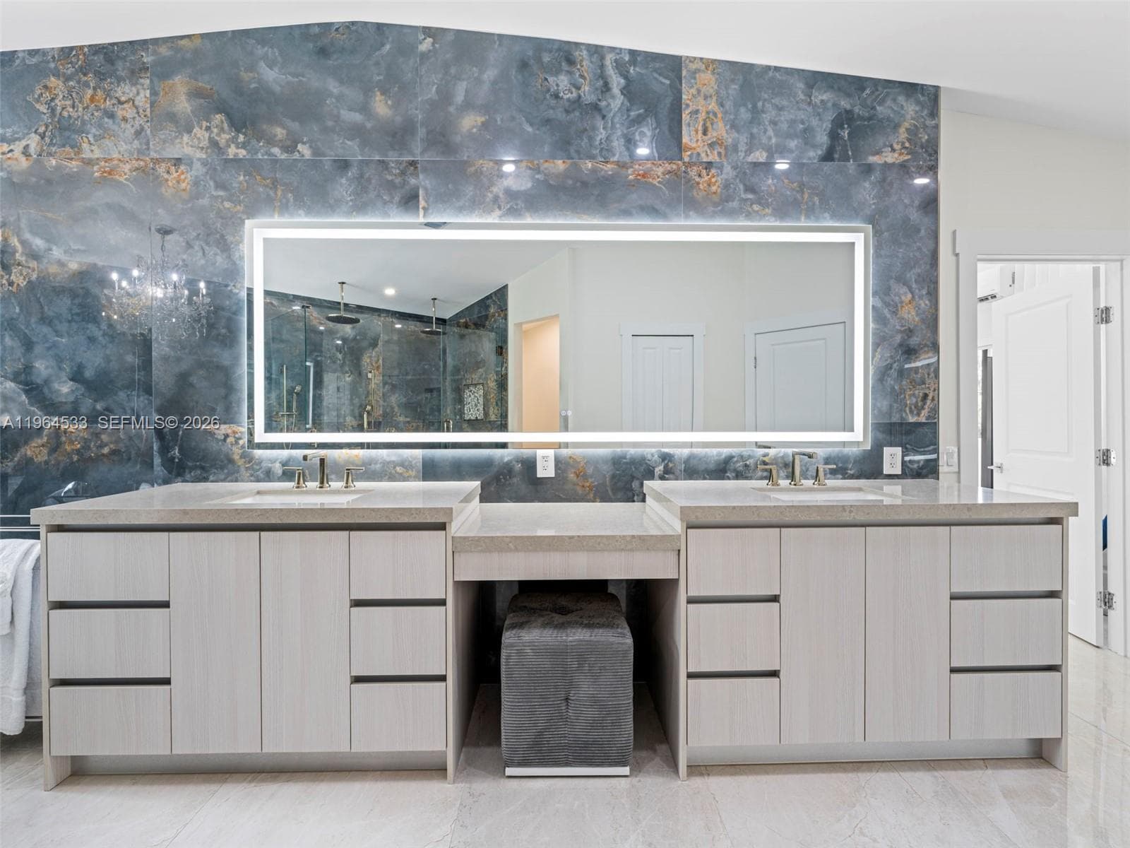 6180 Pine Tree Dr, Miami Beach FL 33140 — 43