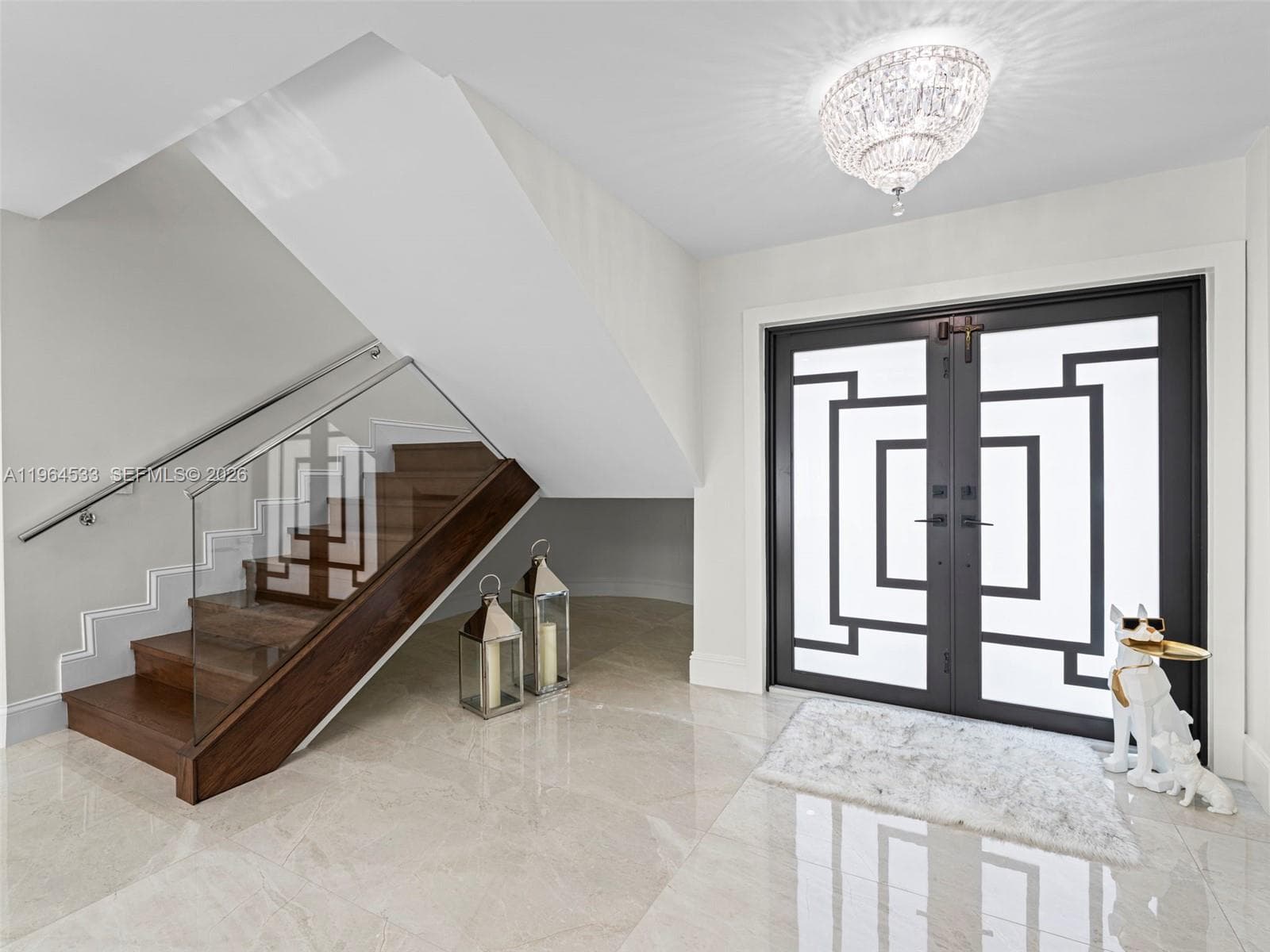 6180 Pine Tree Dr, Miami Beach FL 33140 — 7