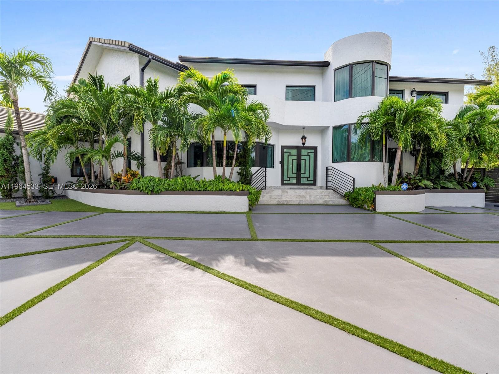 6180 Pine Tree Dr, Miami Beach FL 33140 — 1