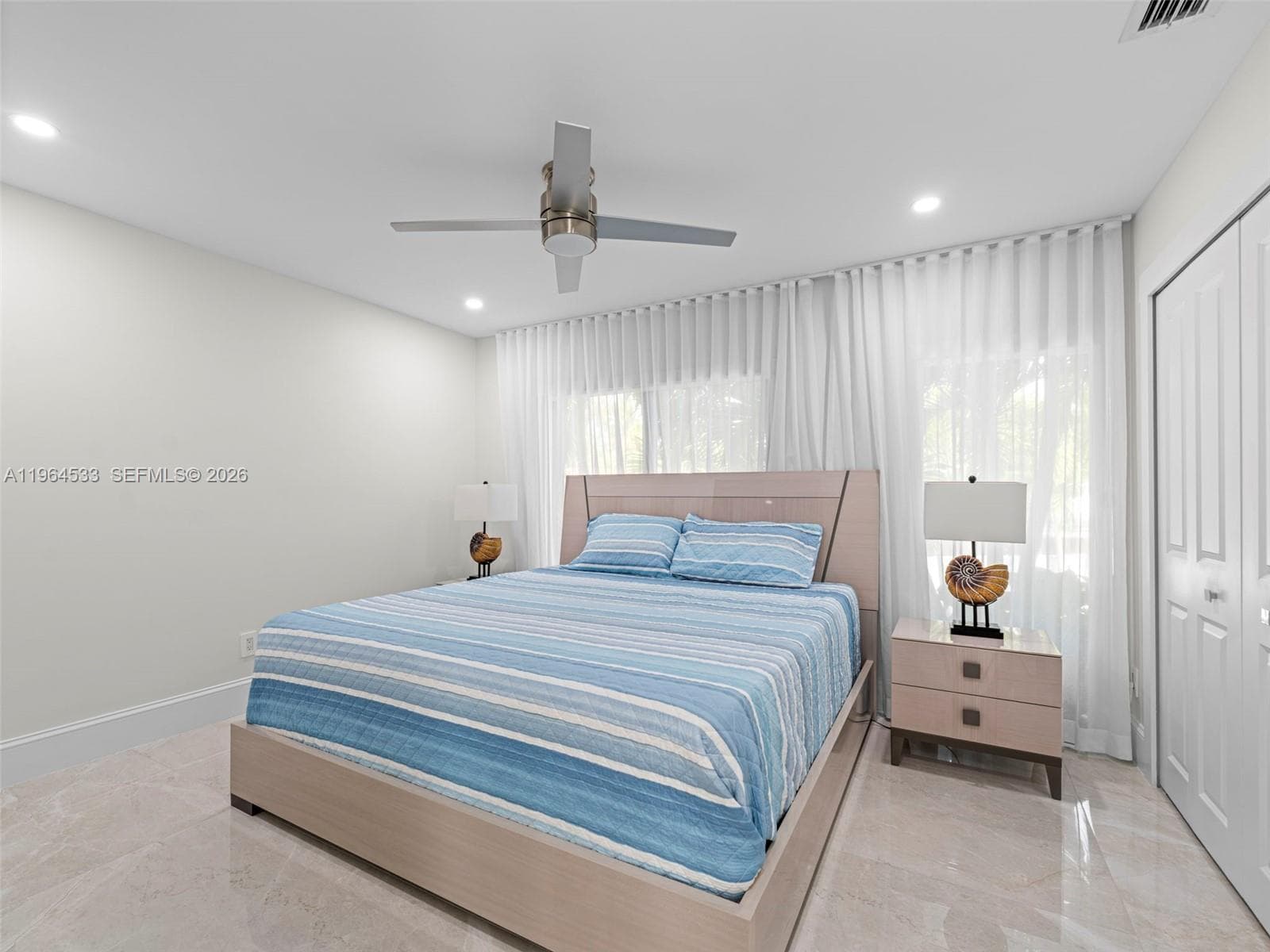 6180 Pine Tree Dr, Miami Beach FL 33140 — 30