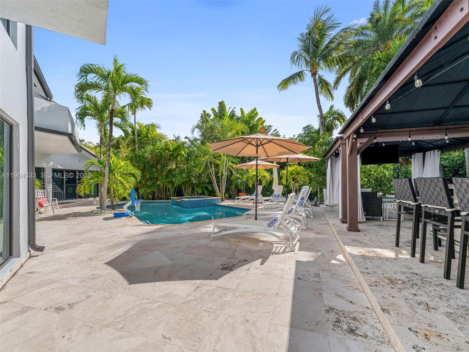 6180 Pine Tree Dr, Miami Beach FL 33140 — 49