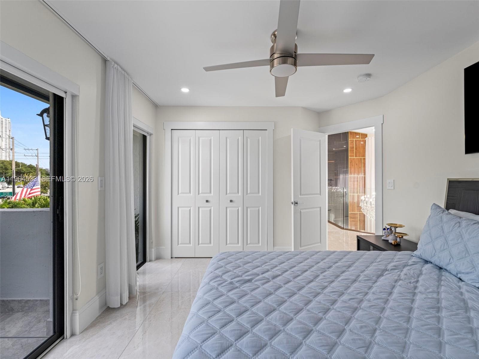 6180 Pine Tree Dr, Miami Beach FL 33140 — 33