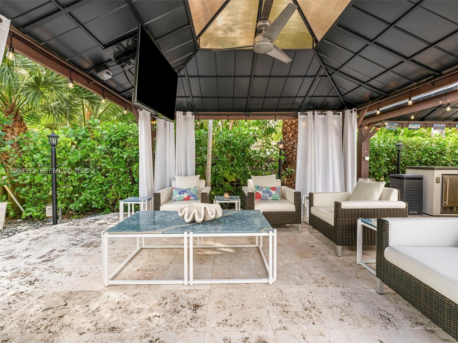 6180 Pine Tree Dr, Miami Beach FL 33140 — 54
