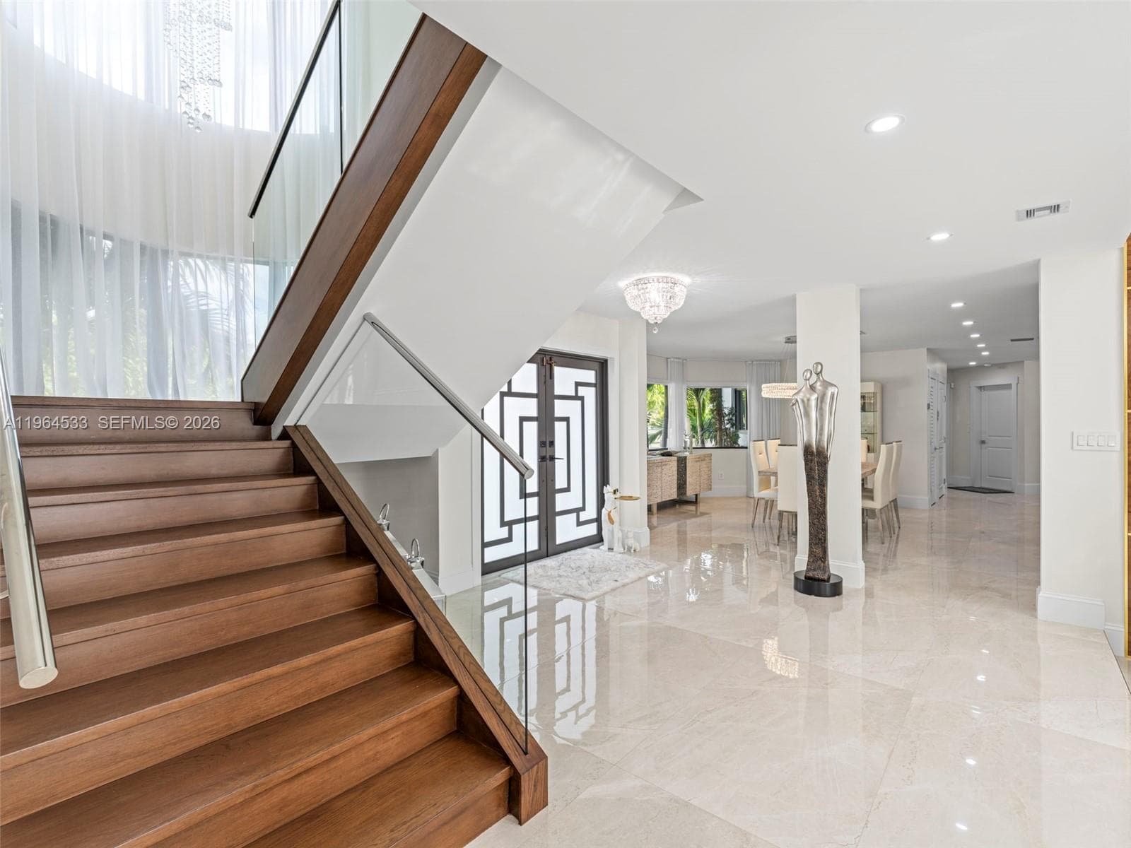 6180 Pine Tree Dr, Miami Beach FL 33140 — 11