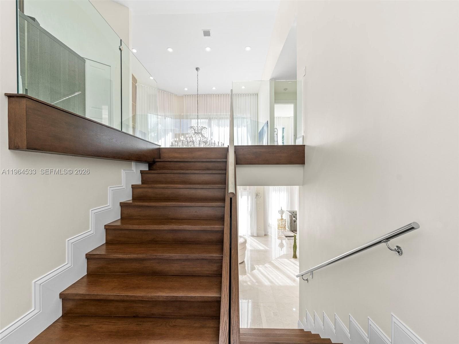 6180 Pine Tree Dr, Miami Beach FL 33140 — 31